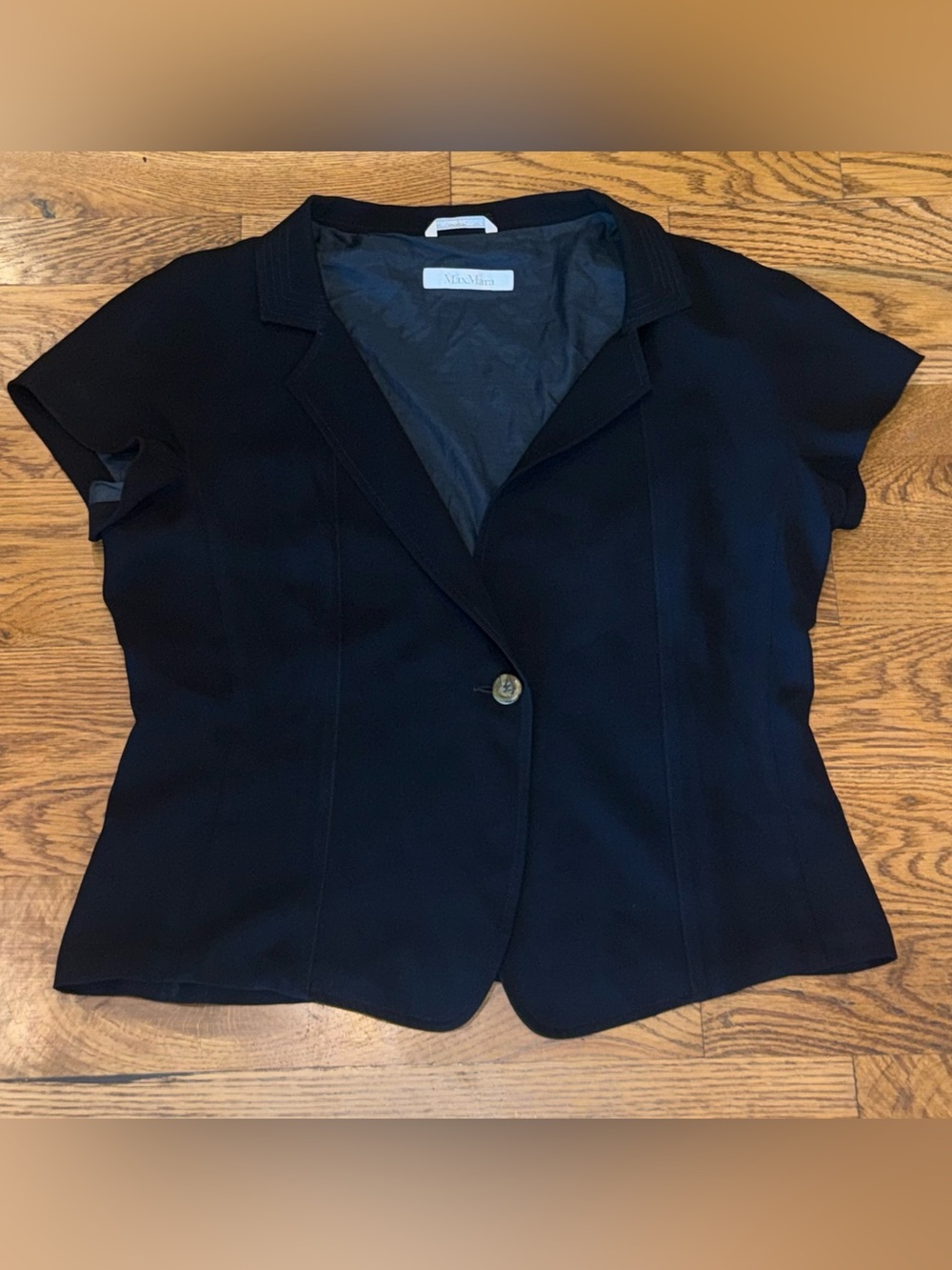 Max Mara. Short Sleeve Black Blazer. Size 16.